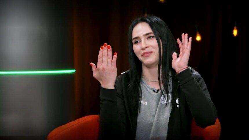 video exclusiv sacrificiile sportului de performanta a ramas cu degetul deformat si il leaga cu leucoplast inaintea meciurilor 67e9255f17d3e