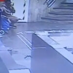 video momentul in care un barbat fura telefonul unei persoane intr o statie de metrou din capitala surprins de camerele de filmat 67c82976cf301