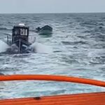 video pescari salvati de arsvom dupa ce au ramas cu barcile in larg 67c7f23e54516