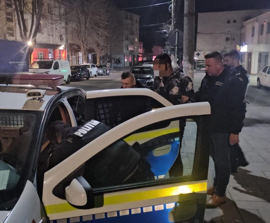 video trei barbati retinuti dupa ce au furat 100 de kilograme de fier de pe un santier si au batut paznicul 67ca0783dd290