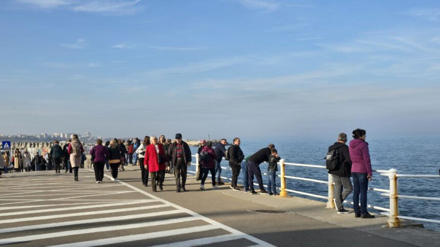 video vremea frumoasa aduna constantenii la plimbare in portul tomis si pe faleza cazinoului 67cdac34e02a3