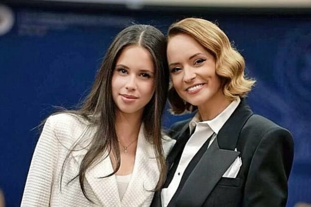 violeta banica aparitie eleganta alaturi de mama ei la un eveniment de moda nici andreea marin nu s a lasat mai prejos cu tinuta aleasa 67e6968f8081a