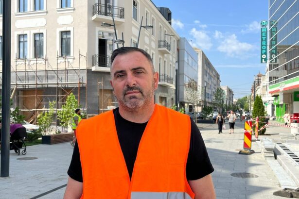 viorel farcas n a mai incasat de 9 luni nici un ban pentru lucrarile de pe strada stefan cel mare declaratii la wave radio video 67ca15ceb720b