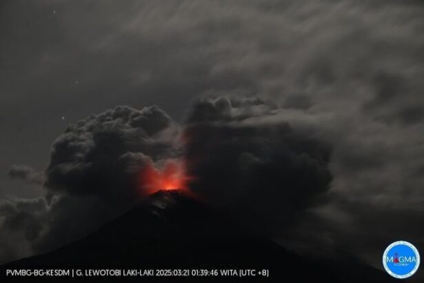 vulcanul lewotobi laki laki din indonezia erupe unele zboruri spre bali anulate 67dd14c7376da