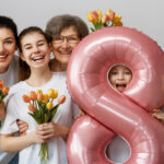 ziua femeii sau ziua mamei ce se sarbatoreste de fapt in fiecare an pe 8 martie 67cbd01ec288e