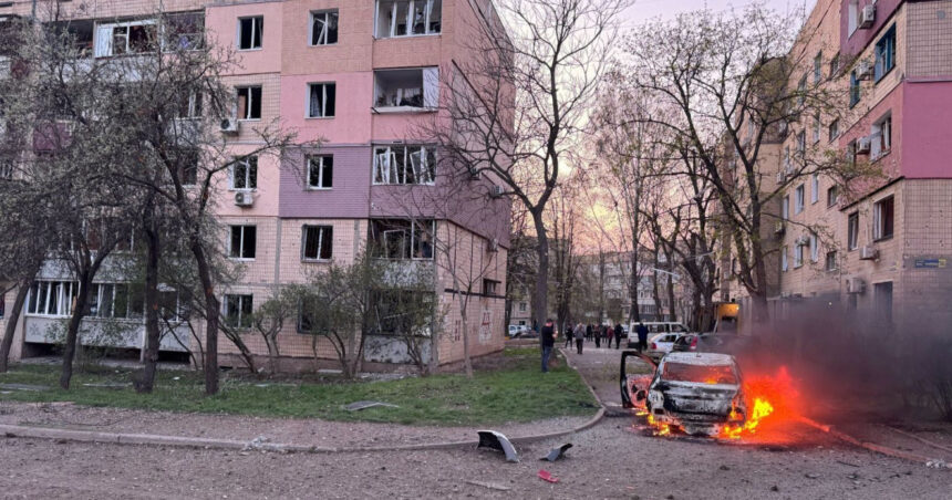 14 morți, inclusiv 6 copii, în urma loviturii unei rachete ruse în Krivoi Rog, orașul natal al lui Zelenski. „Rusia nu vrea decât război” 1 14 morti dintre care 6 copii dupa ce o racheta rusa a lovit krivoi rog orasul natal al lui zelenski rusia nu vrea decat razboi 67f0267962094