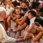 15 fapte mai putin cunoscute despre papa francisc a fost bodyguard ar fi botezat extraterestrii se deghiza si iesea noaptea pe strazi 680621a932afd