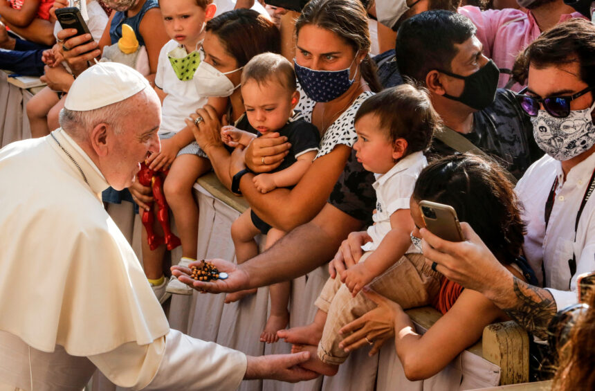 15 fapte mai putin cunoscute despre papa francisc a fost bodyguard ar fi botezat extraterestrii se deghiza si iesea noaptea pe strazi 680621a932afd