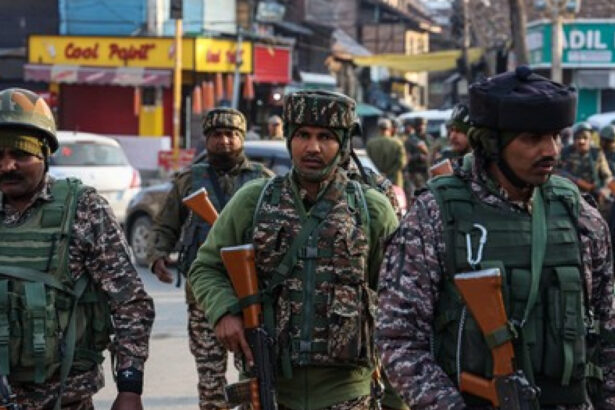 26 de oameni au fost ucisi in cel mai grav atac armat comis in kashmir din ultimii 25 de ani 680898ee39ee3