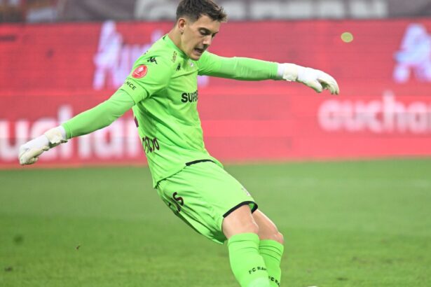 a comis o gafa uriasa in derby ul cu fcsb dar s a revansat la meciul cu dinamo sumudica nu avea de ales 67f39531dcb78