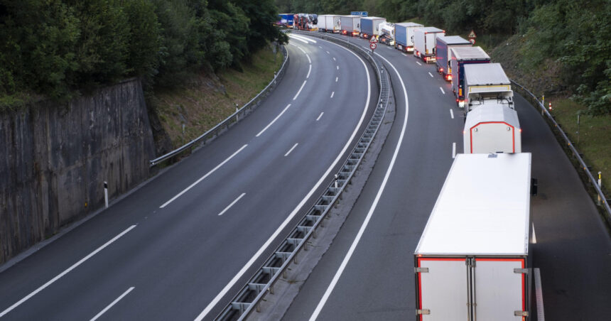 a fost semnat cel mai mare contract pentru un tronson de autostrada din romania de peste 66 miliarde de lei 67f79a558f1a5