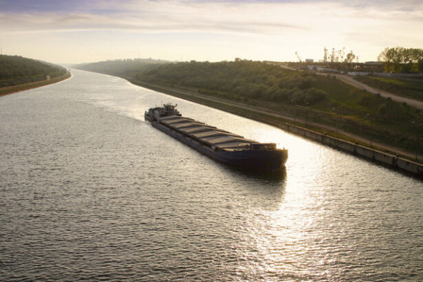 administratia canalelor navigabile pregateste investitii de 12321 milioane lei in modernizarea fronturilor de asteptare la portul medgidia 680899b294c95