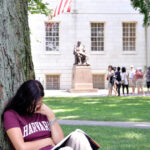 administratia trump intentioneaza sa taie noua miliarde de dolari din subventiile acordate universitatii harvard 67eb8ce41bd30
