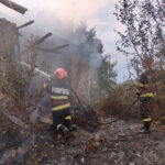 alerta in ciocarlia de sus pompierii de la detasamentul medgidia intervin cu mai multe autospeciale de stingere si smurd 67ff9eddcdb38