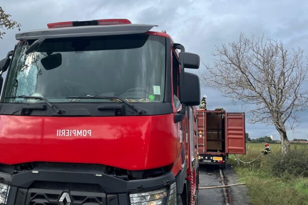 alerta o remorca agricola incarcata cu materiale periculoase a luat foc la iesire din constanta spre valu lui traian 67fbb1110c459
