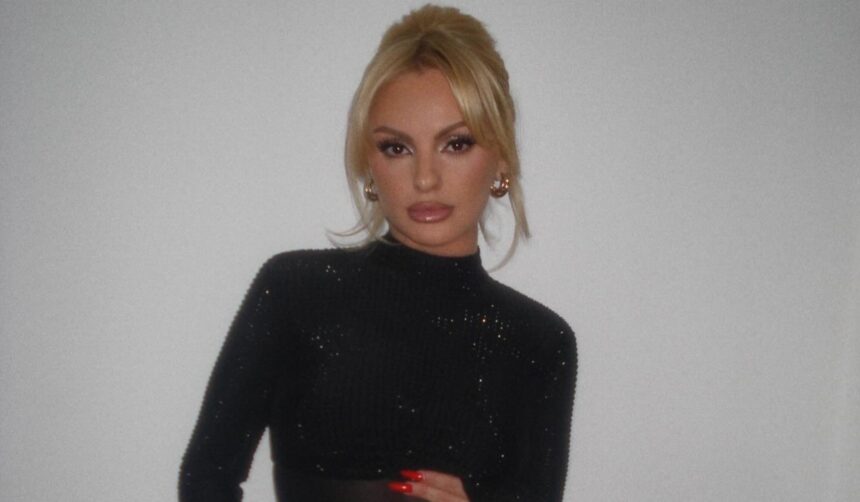 alexandra stan prima reactie dupa ce a fost surprinsa cu noul iubit ce a spus artista dupa ce imaginile au ajuns in presa 67ed46ad2db0a
