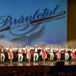 ansamblul folcloric profesionist brauletul aduce spectacolul pe scena si traditia in suflet de ziua internationala a dansului 67f2fd024253f