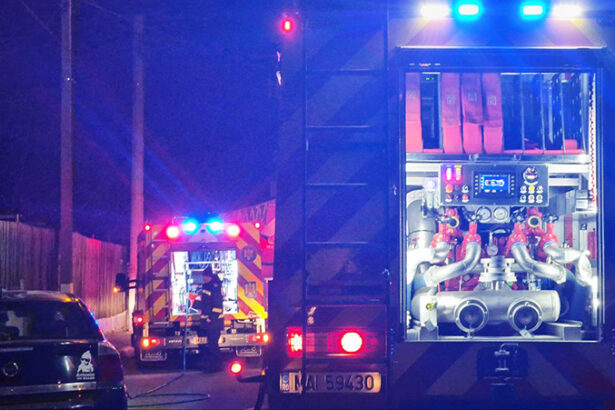 arde o cladire din spatele fostului hotel btt din constanta pompierii intervin cu mai multe autospeciale 68068004bebb6