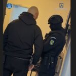 arestat la constanta pentru trafic de droguri si proxenetism mascatii l au vizitat la domiciliu si i au confiscat obiectul muncii 67ed47e4c2d6d