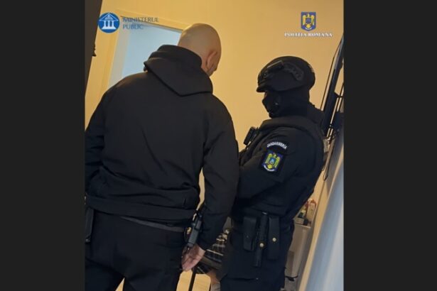 arestat la constanta pentru trafic de droguri si proxenetism mascatii l au vizitat la domiciliu si i au confiscat obiectul muncii 67ed47e4c2d6d