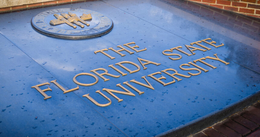 atac armat la universitatea din florida 6 oameni sunt in stare grava un suspect a fost retinut 680158047fdec