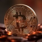 bitcoin a revenit peste pragul de 90 000 de dolari investitorii il vad drept alternativa la dolarul in scadere si actiunile volatile 6808813557a64
