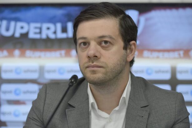 cand cineva iti da increderea in trei saptamani te da afara discurs dur despre strategia lui victor angelescu 67ee59b1b4b02