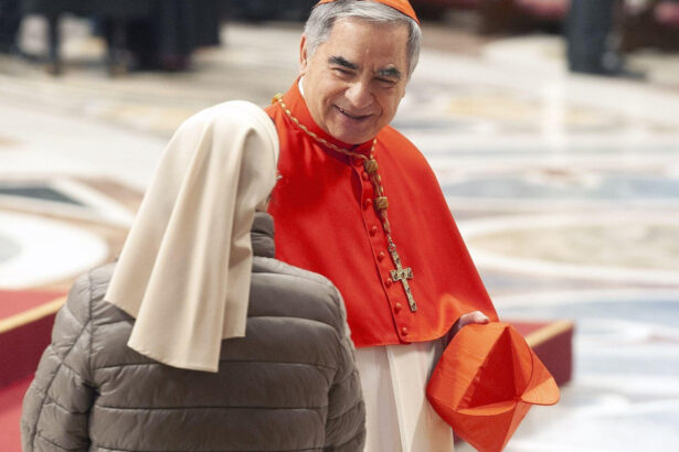 cardinalul italian condamnat pentru deturnare de fonduri spune ca nu va participa la conclavul pentru alegerea noului papa 6810dd8f425bc