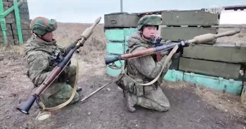 Numărul soldaților nord-coreeni decedați în războiul din Ucraina, după confirmarea lui Kim Jong-un privind trimiterea de trupe în Rusia. 1 cati soldati nord coreeni au murit in razboiul din ucraina anuntul vine dupa ce kim jong un a confirmat ca a trimis trupe rusiei 6811be71e0cc1