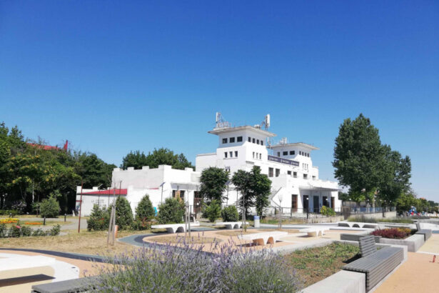 cazinoul din eforie sud una dintre cladirile reprezentative pentru stilul art deco de pe intreg litoralul romanesc scos la vanzare 680227a5780ce