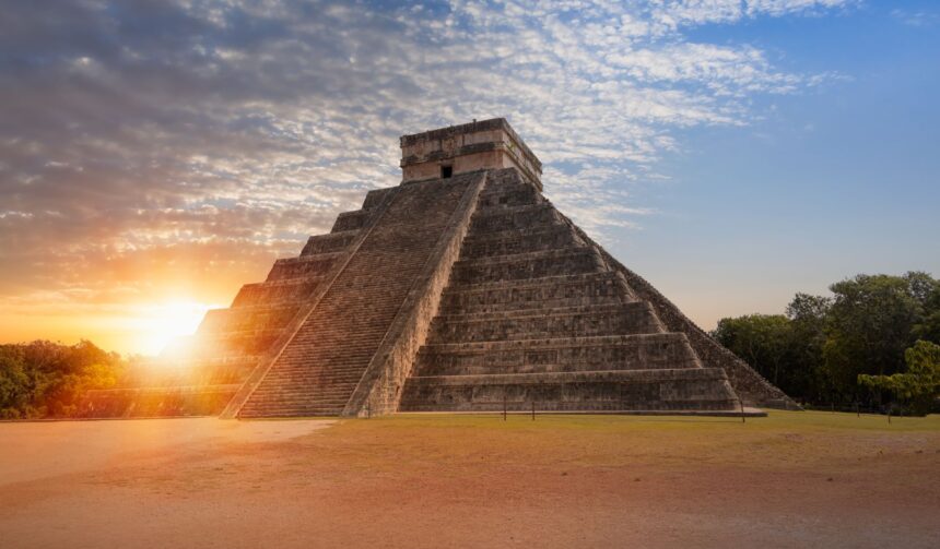 ce se afla in interiorul piramidei de la chichen itza 67fa83d65329c