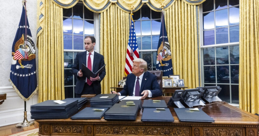 cele 10 momente cheie din primele 100 de zile de mandat prezidential al lui donald trump 680871a036593