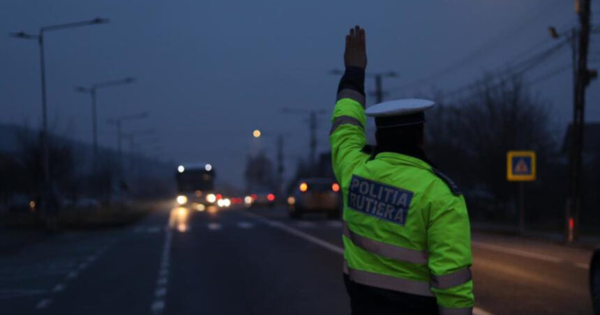 circulatie oprita pe dn 13 in judetul mures o cisterna s a rasturnat intr o curba soferul a fost ranit 67f4176eee996