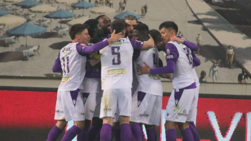 clasament avem doua mari favorite pentru promovarea directa in superliga romaniei 67f6baae09a3a