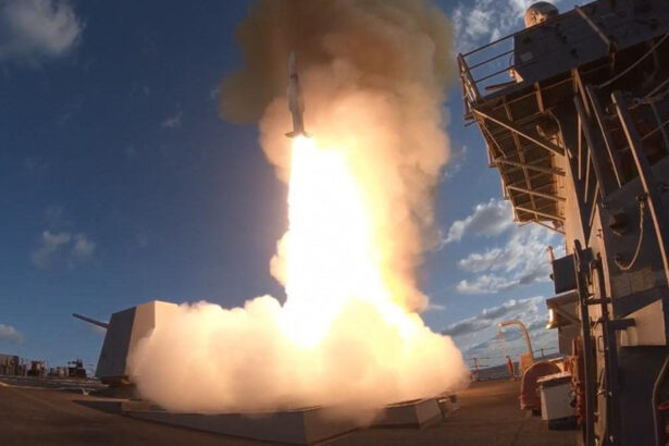confruntata cu amenintarea bombardierelor strategice rusesti tu 95ms australia ar putea sa cumpere din sua sistemele avansate sm 6 68053e76c286a