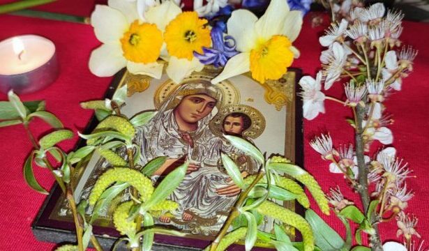 constanta procesiune de florii la catedrala arhiepiscopala sfintii apostoli petru si pavel cu ramuri de salcie si flori vezi aici programul zilei 67fa97df697e5