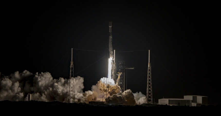 constelatia starlink se dezvolta cu inca 23 de sateliti transportati pe orbita de spacex cu racheta falcon 9 680fc088320d8