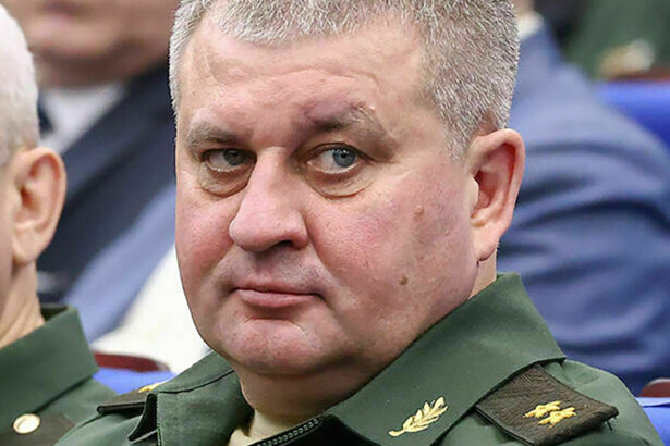 continua seria condamnarilor inaltilor functionari din armata lui putin un fost sef din statul major a fost inchis pentru sapte ani 6800f995cfc42
