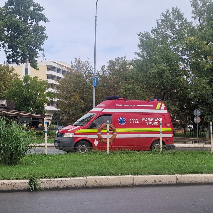 copilas de 4 ani lovit de masina pe aleea zmeurei intervin echipajele smurd 67fa58db58542