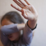 crestere alarmanta a cazurilor de abuz sexual impotriva minorilor in online 48 de perchezitii in romania in 30 de dosare penale 67f677b22227d