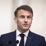cu ce parfum se da emmanuel macron angajatii il simt inainte sa apara la palatul elysee 67f51ea206dad