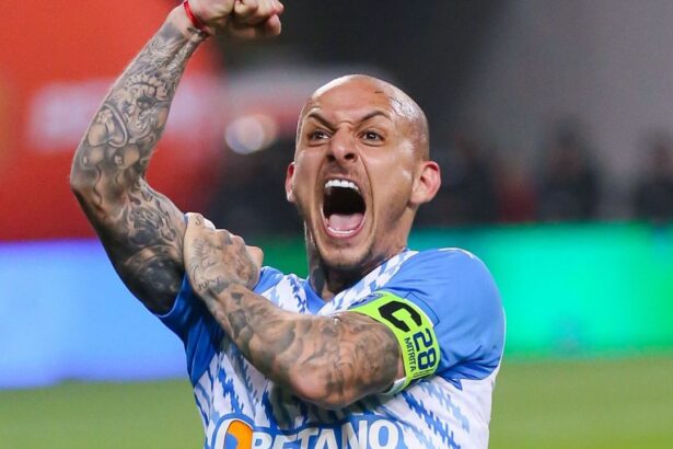 dinamo universitatea craiova live text de la 2100 oltenii alearga dupa trenul care duce catre titlul de campioana 680618376dca8