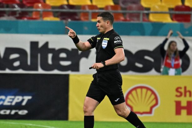 discutia dintre stefan tarnovanu si istvan kovacs din finalul meciului fcsb cfr 3 2 sus ca vede la var 680649763a05f