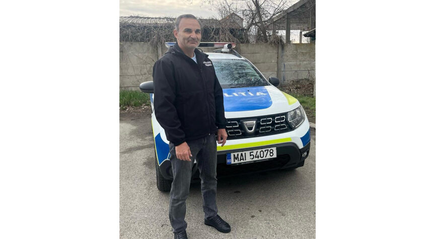 dragos lamboiu de la politia mangalia eroul zilei a prins trei indivizi care incercau sa pacaleasca o batranica 67ee65f0b44e4