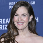 drew barrymore dezvaluie secretul imbatranirii frumoase dupa ce si a facut prima operatie estetica la 17 ani vad ca am gat de curcan 680de7cc87c60