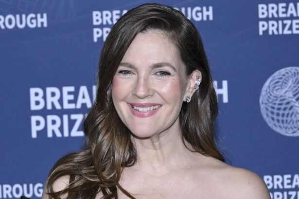 drew barrymore dezvaluie secretul imbatranirii frumoase dupa ce si a facut prima operatie estetica la 17 ani vad ca am gat de curcan 680de7cc87c60