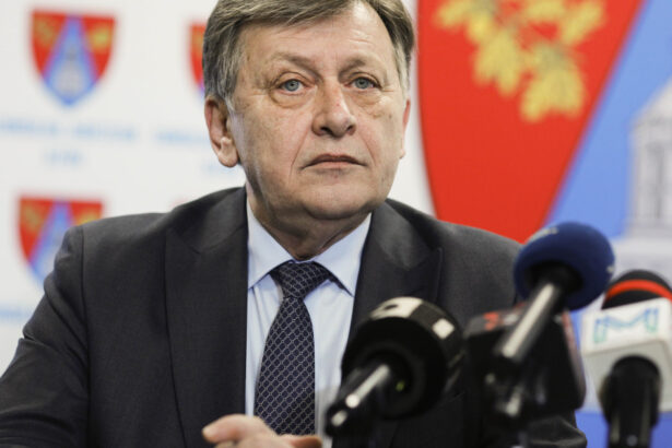 exclusiv crin antonescu trebuie sa fim pregatiti sa cheltuim in jur la 3 din pib pentru aparare dar sa castigam si noi economic 67eeeaaeb8ed0