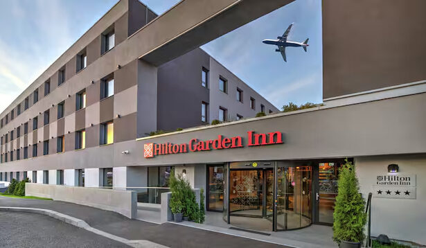 exclusiv primul hotel dintr un aeroport romanesc va fi vandut confirmare 67edbd34c9557