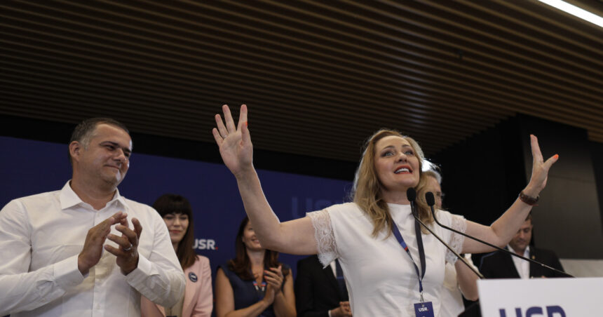 exclusiv viziteu usr spune ca decizia privind candidatura elenei lasconi se va lua peste doua saptamani pana atunci campania va continua 67f67b50cfa02