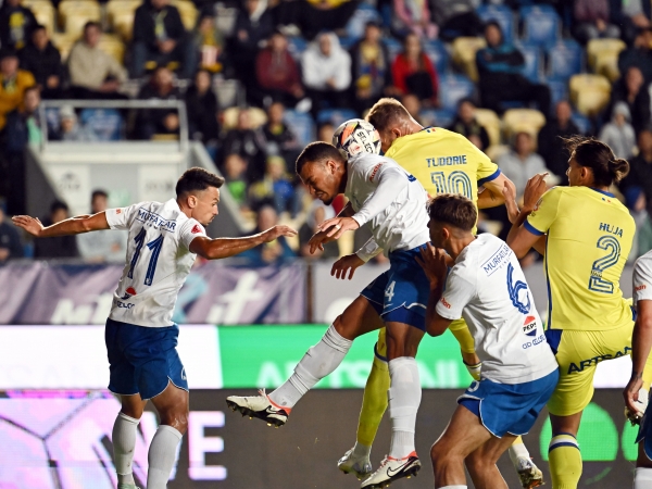 farul constanta lupta luni la ploiesti sa iasa din zona fierbinte a play out ului 680fb27f16cbd